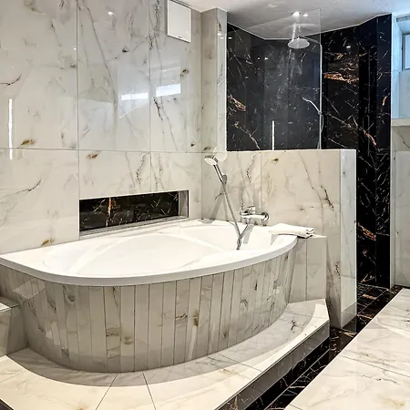 Our's Living - Modern With Sauna Near Kitzbueheler Alpen Lift *