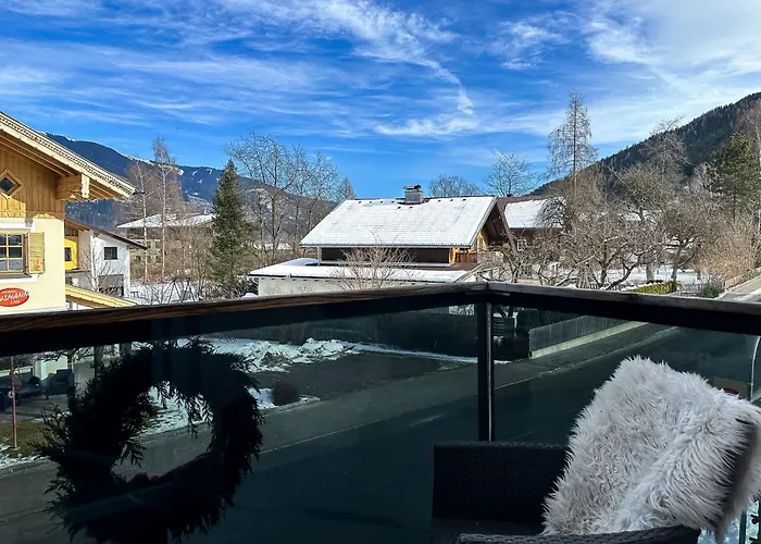 Our's Living - Modern With Sauna Near Kitzbueheler Alpen Lift アパート